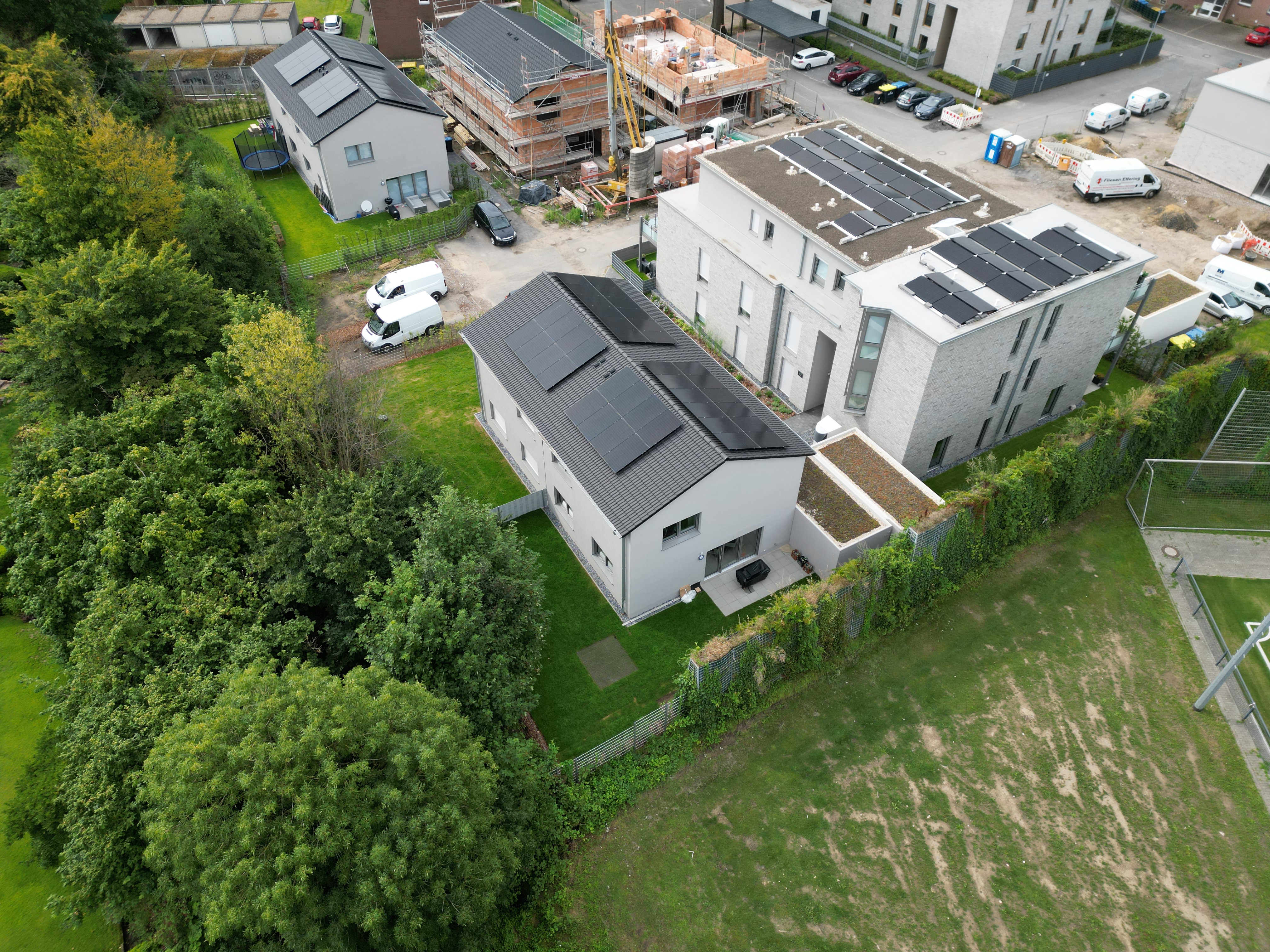 Straßenansicht – Doppelhaushälften